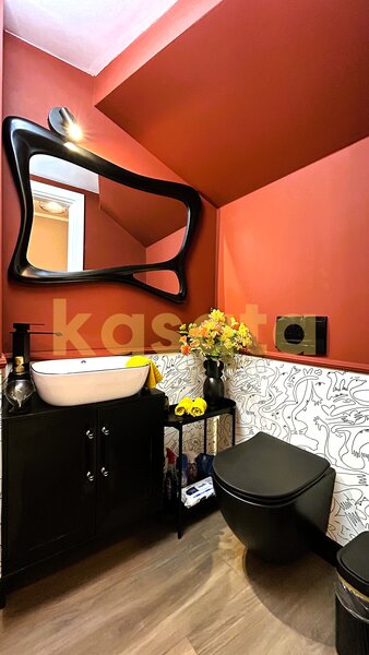 Cosmopolis, vila complet renovata, premium, mansarda amenajata.