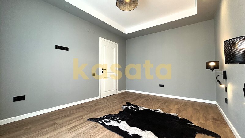 Cosmopolis, vila complet renovata, premium, mansarda amenajata.