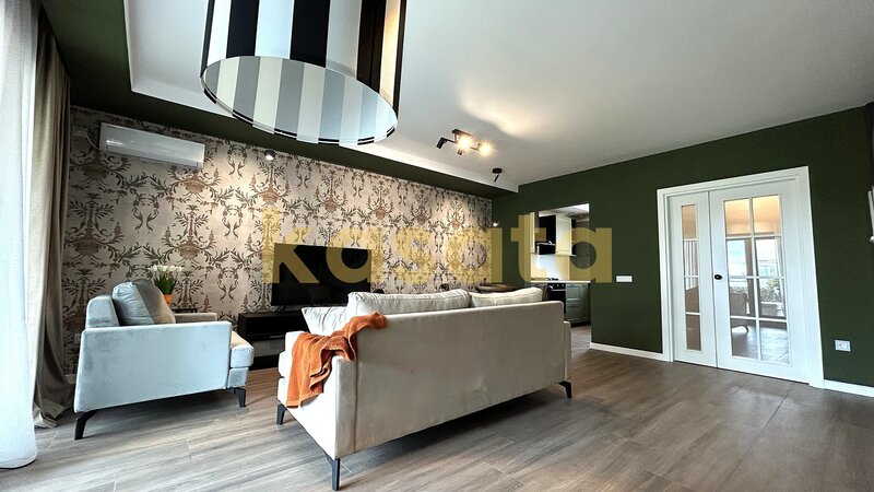 Cosmopolis, vila complet renovata, premium, mansarda amenajata.