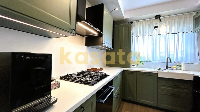 Cosmopolis, vila complet renovata, premium, mansarda amenajata.