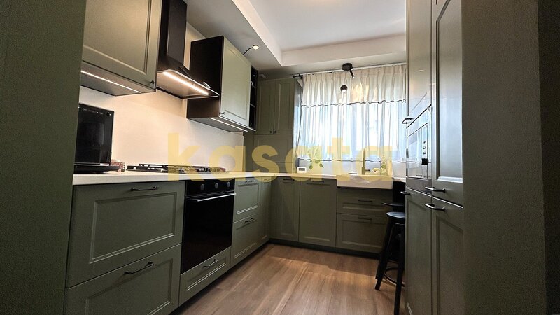 Cosmopolis, vila complet renovata, premium, mansarda amenajata.