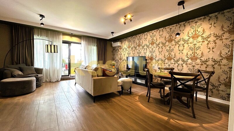 Cosmopolis, vila complet renovata, premium, mansarda amenajata.