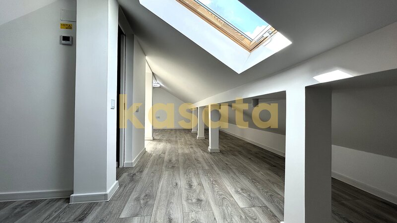 Cosmopolis, vila complet renovata, premium, mansarda amenajata.