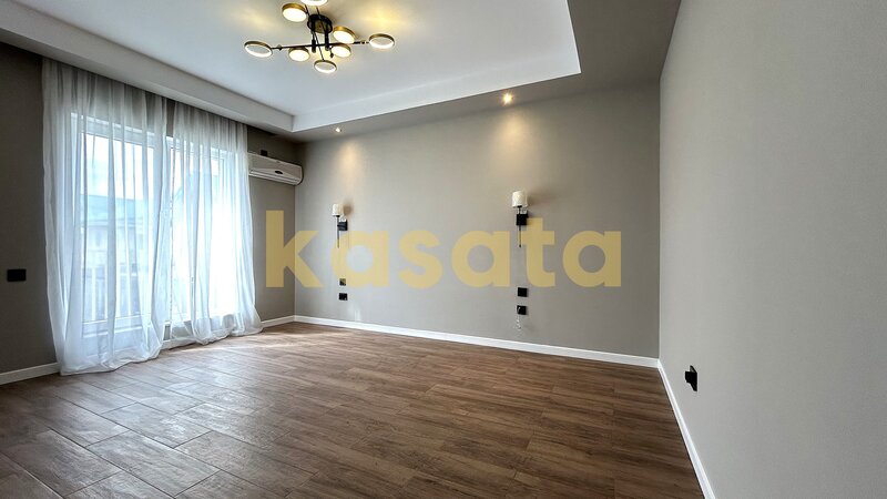 Cosmopolis, vila complet renovata, premium, mansarda amenajata.